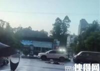 疑女子跳樓砸中路人:2具遺體被拉走 為什么跳樓自殺？
