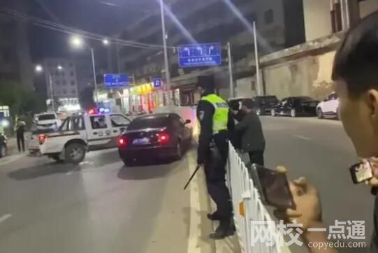 廣東兩男子沖卡撞警車 逃逸后被抓 究竟是怎么回事？