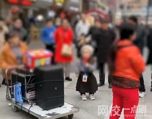 商場(chǎng)回應(yīng)保安驅(qū)趕殘疾女子賣藝 為什么引爭(zhēng)議？