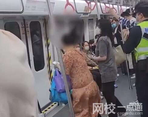 地鐵回應(yīng)女子唱跳騷擾乘客 始料未及真相簡(jiǎn)直太意外了