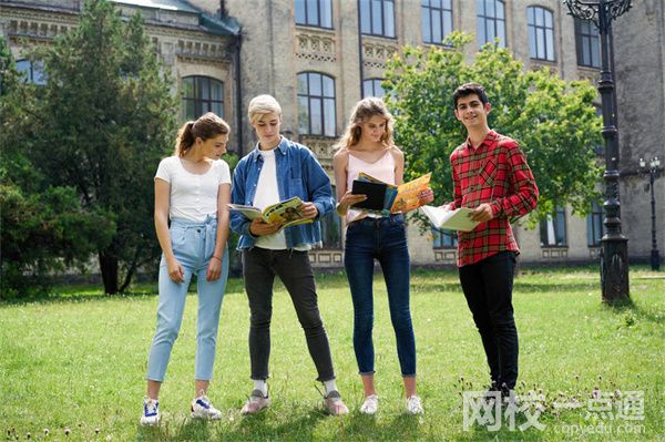 2023北京有哪些美術(shù)生可以報考的211院校(2023年美術(shù)生考試學校)