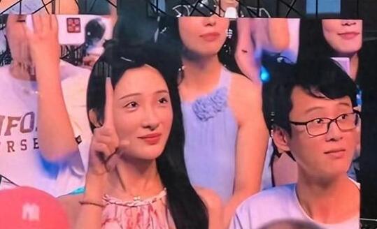 薛之謙演唱會眼鏡哥稱去年已分手 為什么引熱議什么原因？