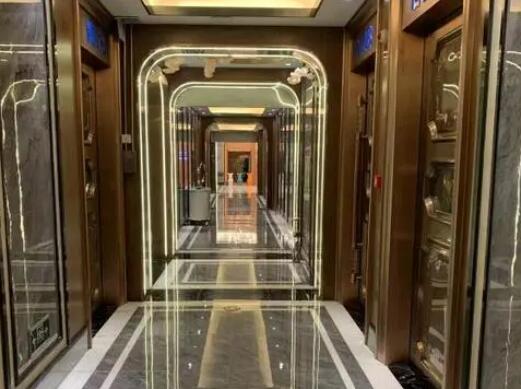 2458平米地下停車場被改建娛樂城 為什么引爭議？