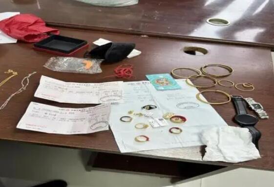 女子發(fā)霉大米藏30萬(wàn)財(cái)物被孩子扔了 這也太無(wú)奈了