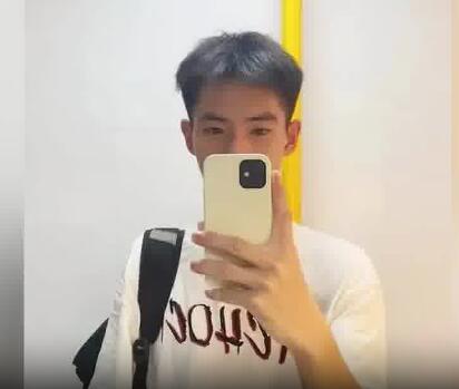 23歲小伙干家政月入過(guò)萬(wàn) 為什么引熱議？