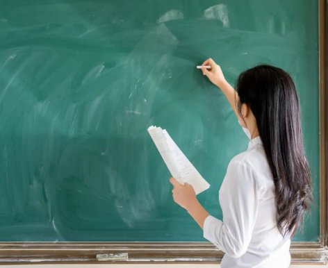 女教師產(chǎn)假期間被辭退 法院判了 為什么辭退？