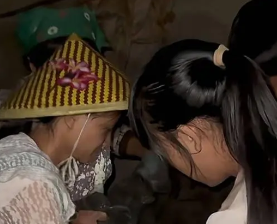 輿論漩渦中的網(wǎng)紅小英一家 為什么引熱議？