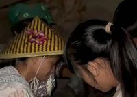 輿論漩渦中的網(wǎng)紅小英一家 為什么引熱議？