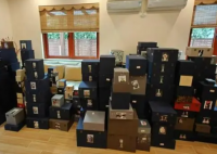 八旬阿姨900萬買千件藏品僅值40萬 為什么引熱議？