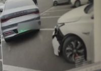 一網(wǎng)約車司機(jī)4年出200多次事故 生財(cái)之道屢屢得手？