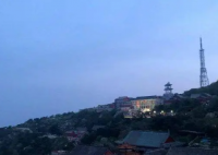 大學(xué)生兼職泰山陪爬訂單排到深秋 為什么這么火爆？