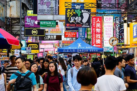 港股火爆 投資者“打飛的”赴港開戶 為什么這么火爆？
