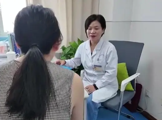 女程序員上班積極下班憂郁確診抑郁 為什么這么容易抑郁？