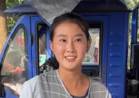 19歲女孩3點(diǎn)起床幫媽媽賣烤牌走紅 為什么走紅什么原因？