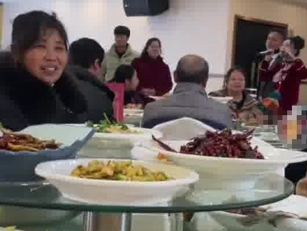 00后新人辦三無婚禮 新娘發(fā)言25秒 這也太簡單了吧