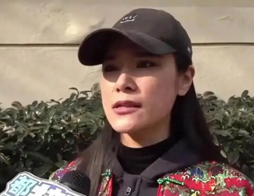跟大學(xué)老師打工 女子被拖欠8萬工資 為什么引爭議？