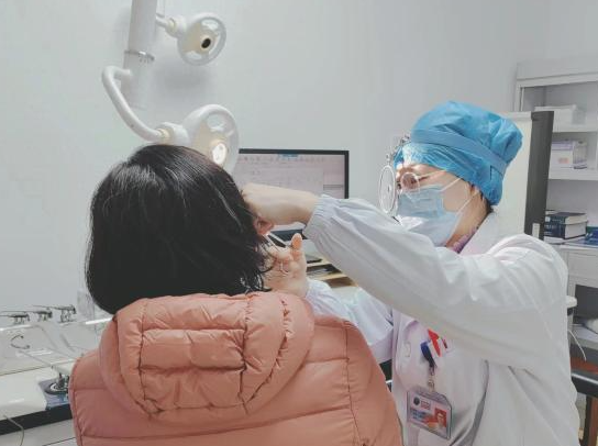 女子愛掏耳朵 耳洞長(zhǎng)1.5厘米“瘤” 究竟是什么東西？