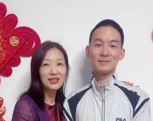 謝浩男媽媽:前夫現(xiàn)任不是第三者 究竟是不是真的？