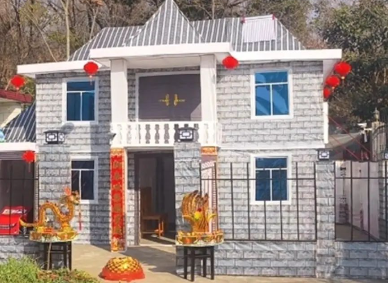 當(dāng)?shù)鼗貞?yīng)200平雙層紙別墅賣1.5萬元 到底是什么樣的？